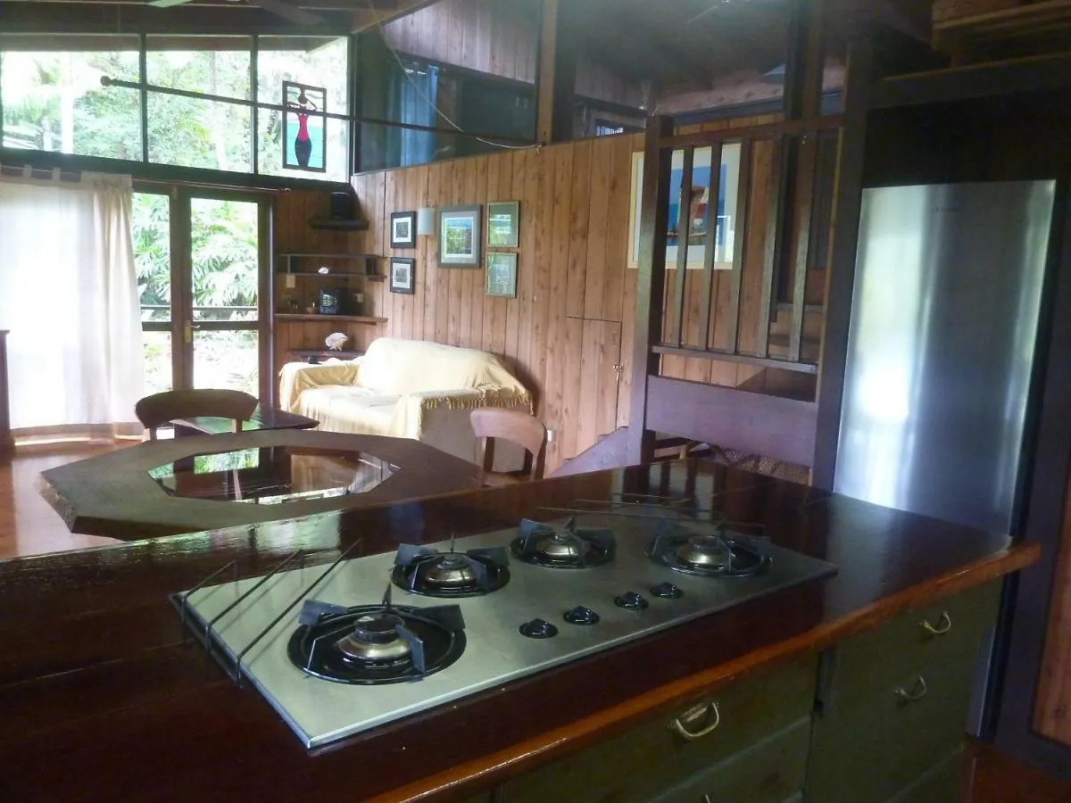 Daintree Holiday Homes - The Folly Diwan